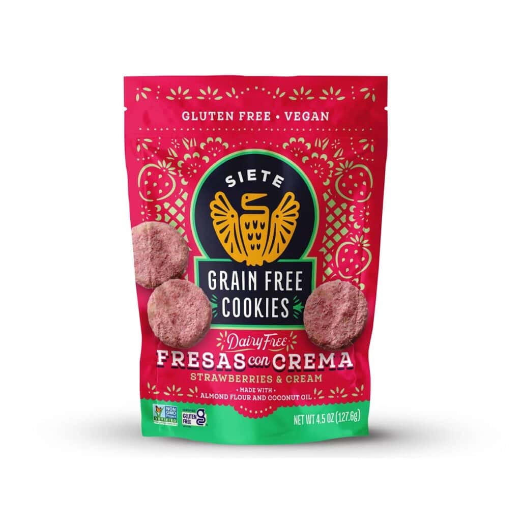 A product shot of a pack of Siete Grain Free Cookies - Fresas con Crema flavor.